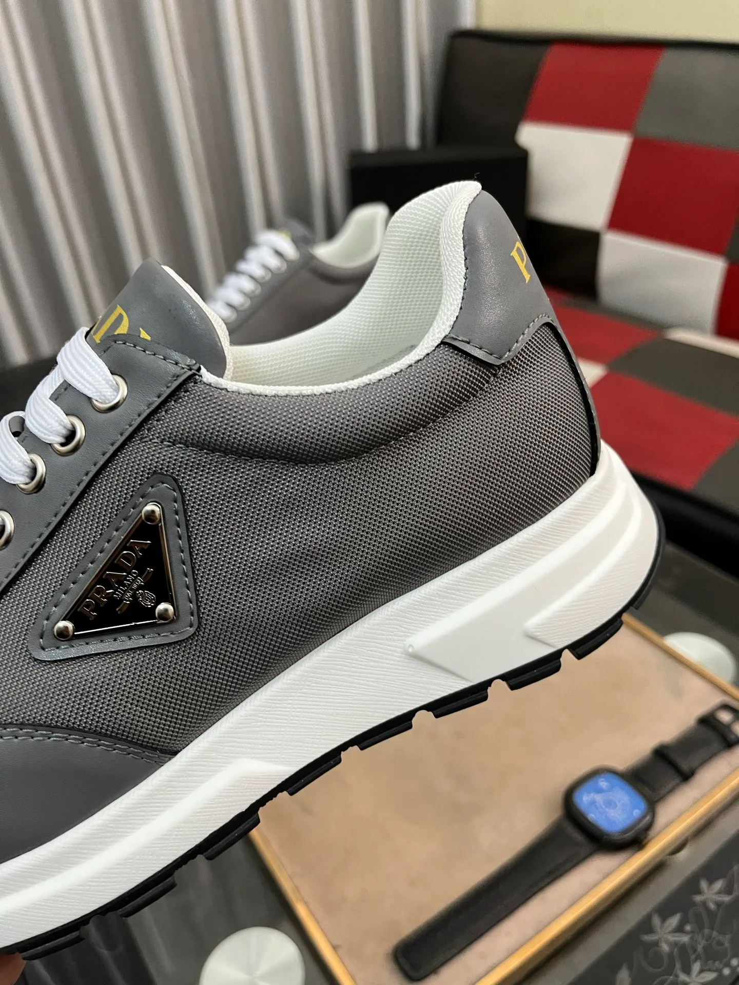 Men's shoes 💰420⌚️⌚️ PRADA [Prada] popular men's shoes, casual shoes and sports shoes! High-end quality 🍀 The upper is made of imported original cowhide 💥 cowhide lining; the original molded outsole. The style is upright and elegant, comfortable and versatile💪 Three quality guarantees Size number: 38-44, 4️⃣ colors available